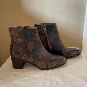 Patricia Nash booties